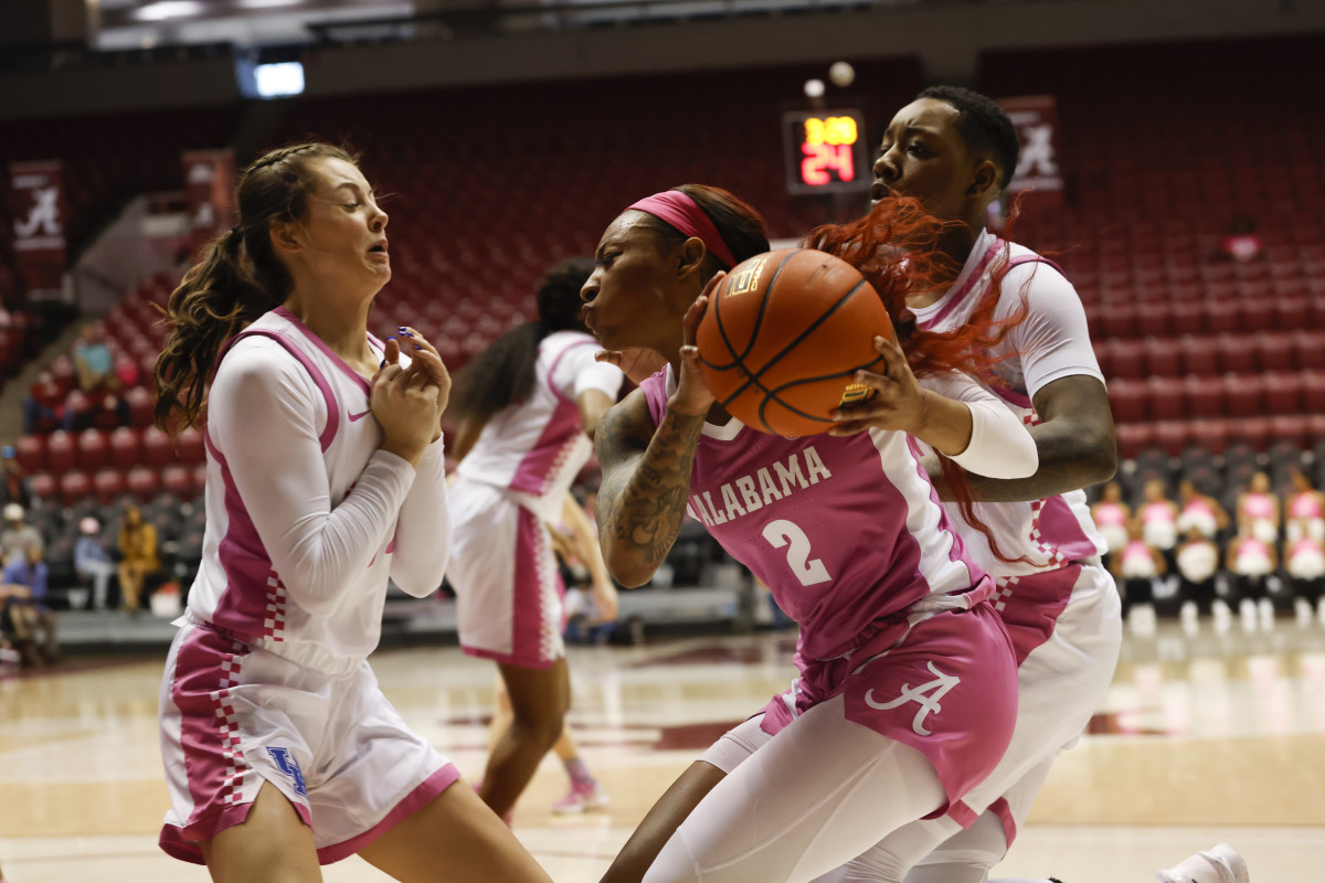 021322_WBB_MingoYoungJa_Kentucky_JH20_1